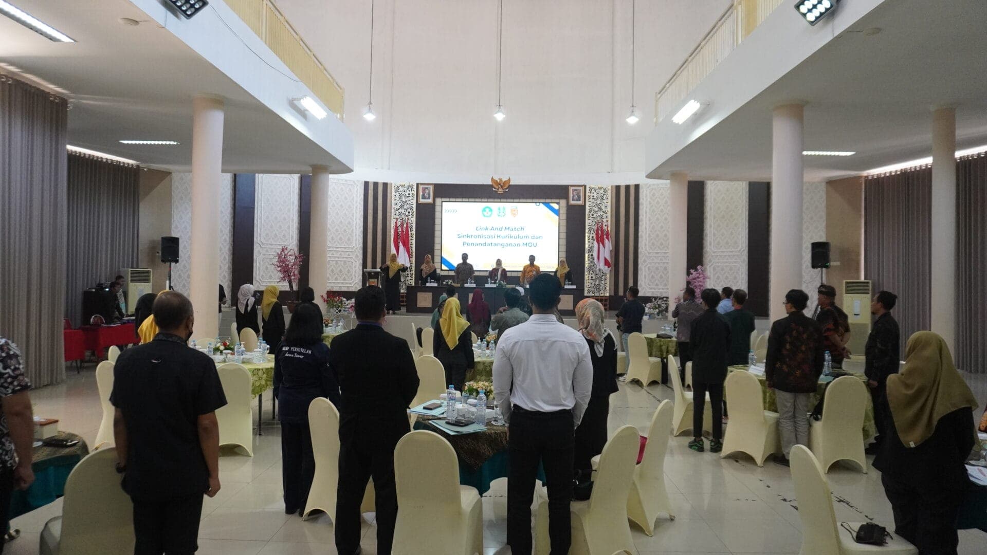 LINK AND MATCH  SINKRONISASI KURIKULUM DAN PENANDATANGANAN MOU SMK NEGERI 2 MALANG DENGAN MITRA INDUSTRI TAHUN 2024