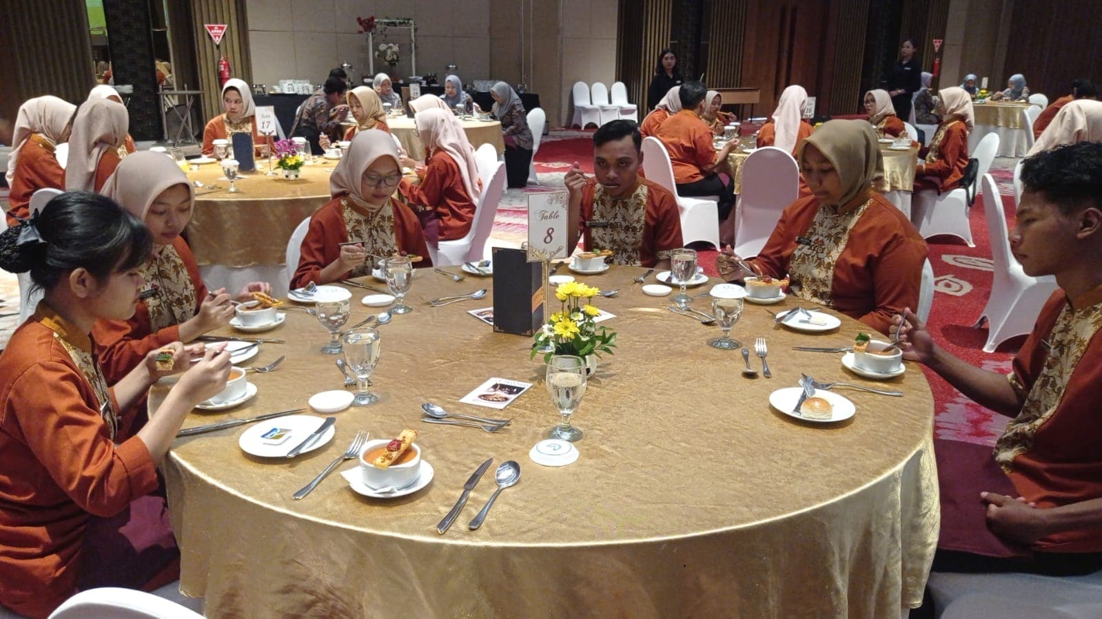 Pengalaman Tak Terlupakan  dalam kegiatan Table Manner di Golden Tulip Hotel Resort Batu