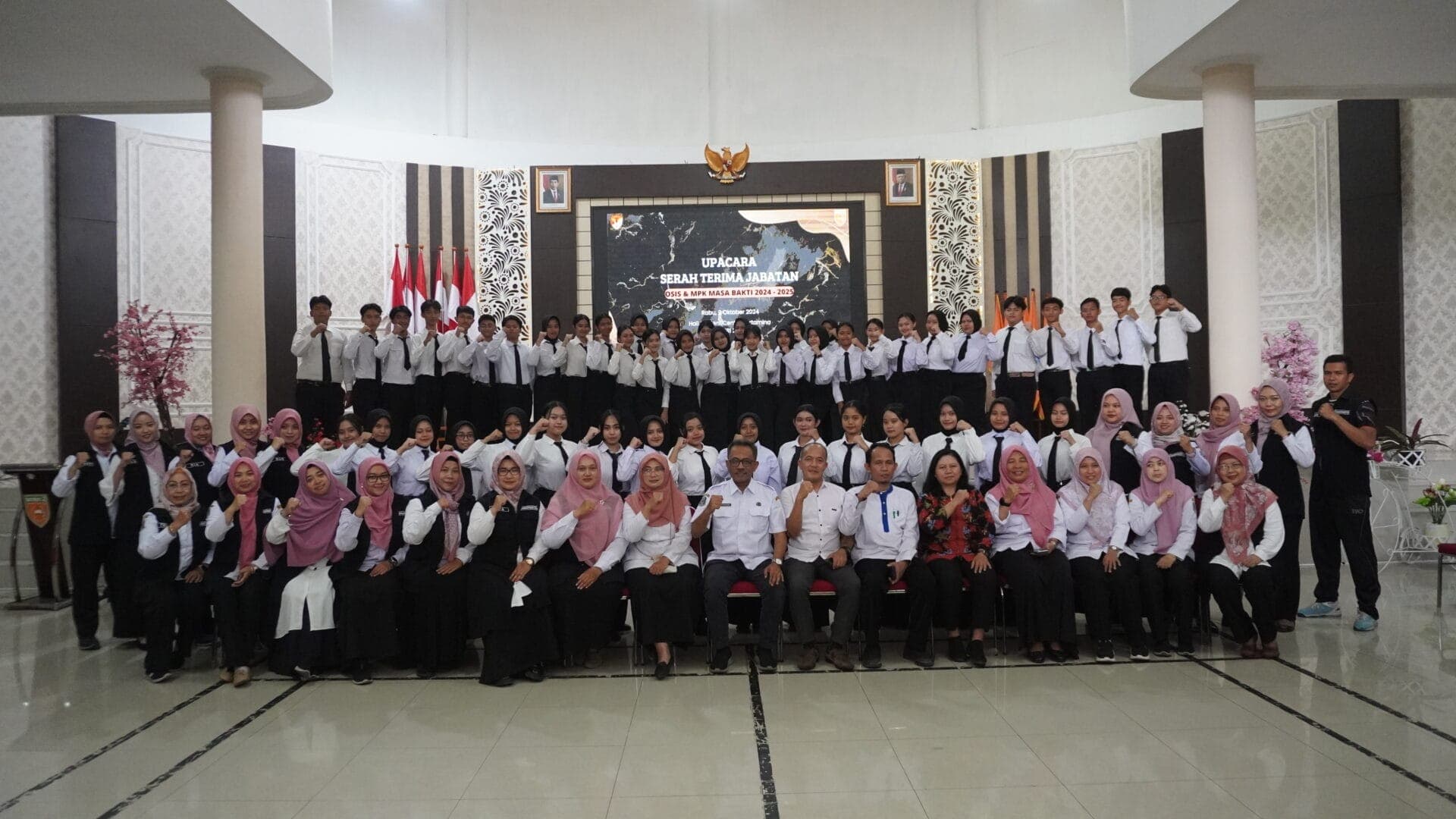 UPACARA SERTIJAB OSIS DAN MPK MASA BAKTI 2024-2025