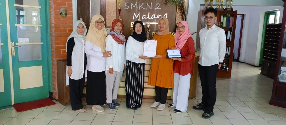 Polinema Serahkan Apilkasi SEALS ke MGMPS Bahasa Inggris SMKN 2 Malang