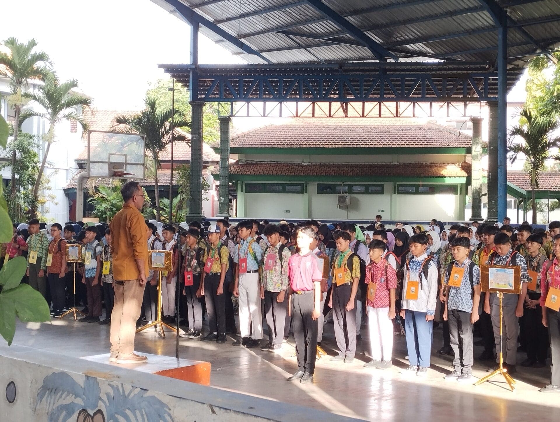 Dari Gerbang Sekolah Menuju Prestasi: Apel Pembukaan MPLS SMK Negeri 2 Malang Jadi Titik Awal Perjalanan