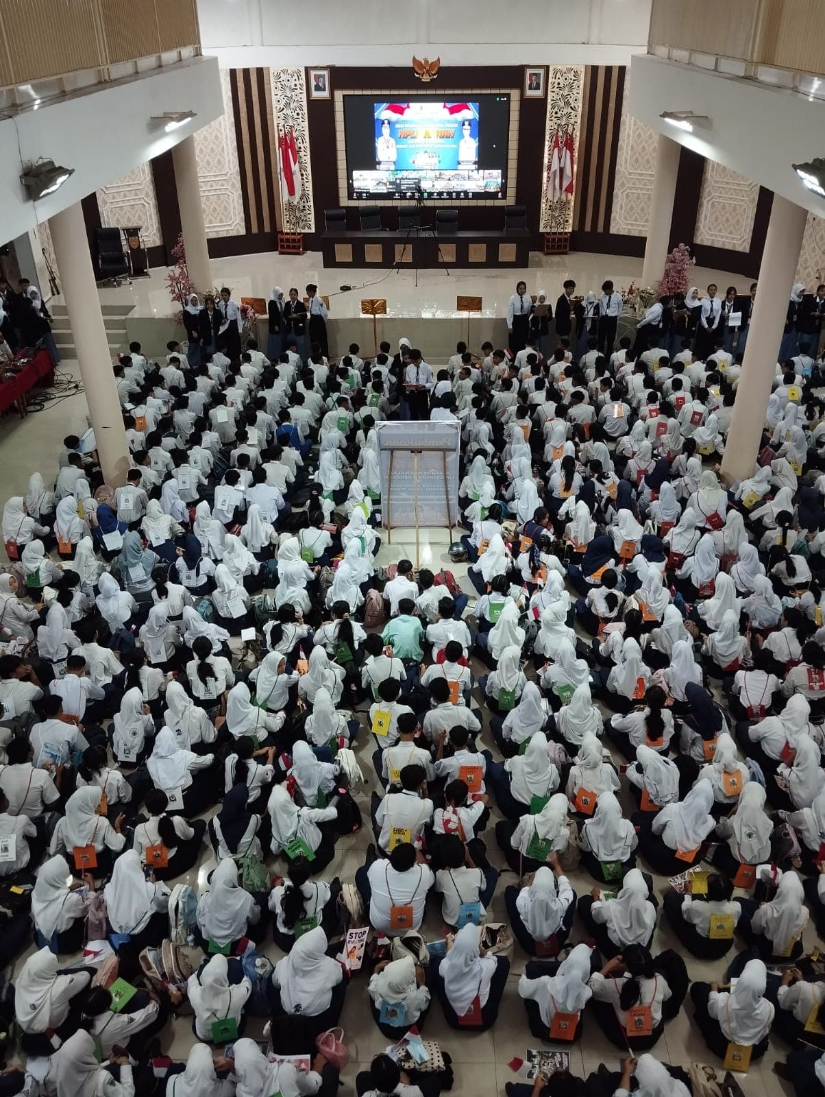 Peserta Didik Baru Ikuti  Apel Pembukaan MPLS Tapel 2025/2026 Secara Daring