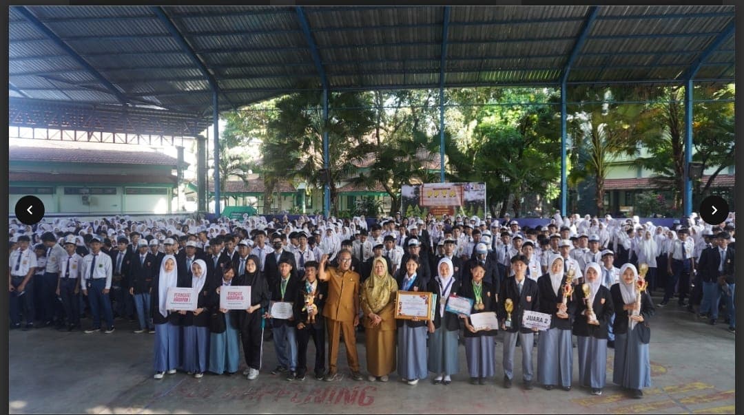 Senin di Bawah Kibaran Bendera: Bertabur Ceria Para Juara