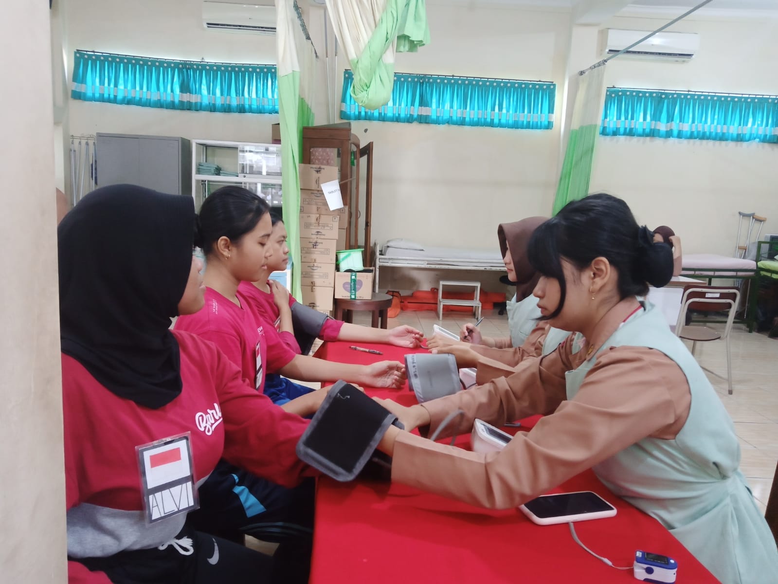 Jelang Pengukuhan, Paskibra SMKN 2 Malang Lakukan Skrining Kesehatan