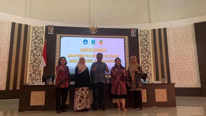 Love Care Indonesia Hadir Memberikan Sosialisasi dan Open Recruitment Love Care Indonesia kepada Siswa Kelas XII Asisten Keperawatan SMK Negeri 2 Malang