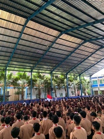 SMK Negeri 2 Malang Menggelar Upacara HUT PGRI ke-77 dan Hari Guru Nasional Tahun 2022