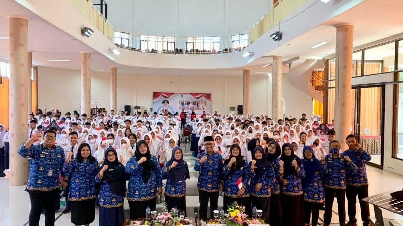 MPLS SMA/SMK/SLB di Jawa Timur Pecahkan Rekor Muri: SMK Negeri 2 Malang Mengikuti Apel Pembukaan MPLS Tahun Pelajaran 2023/2024 secara Virtual