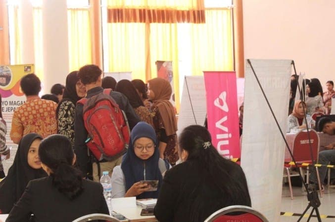 SMK Negeri 2 Malang Sukses Gelar Job Fair 2023
