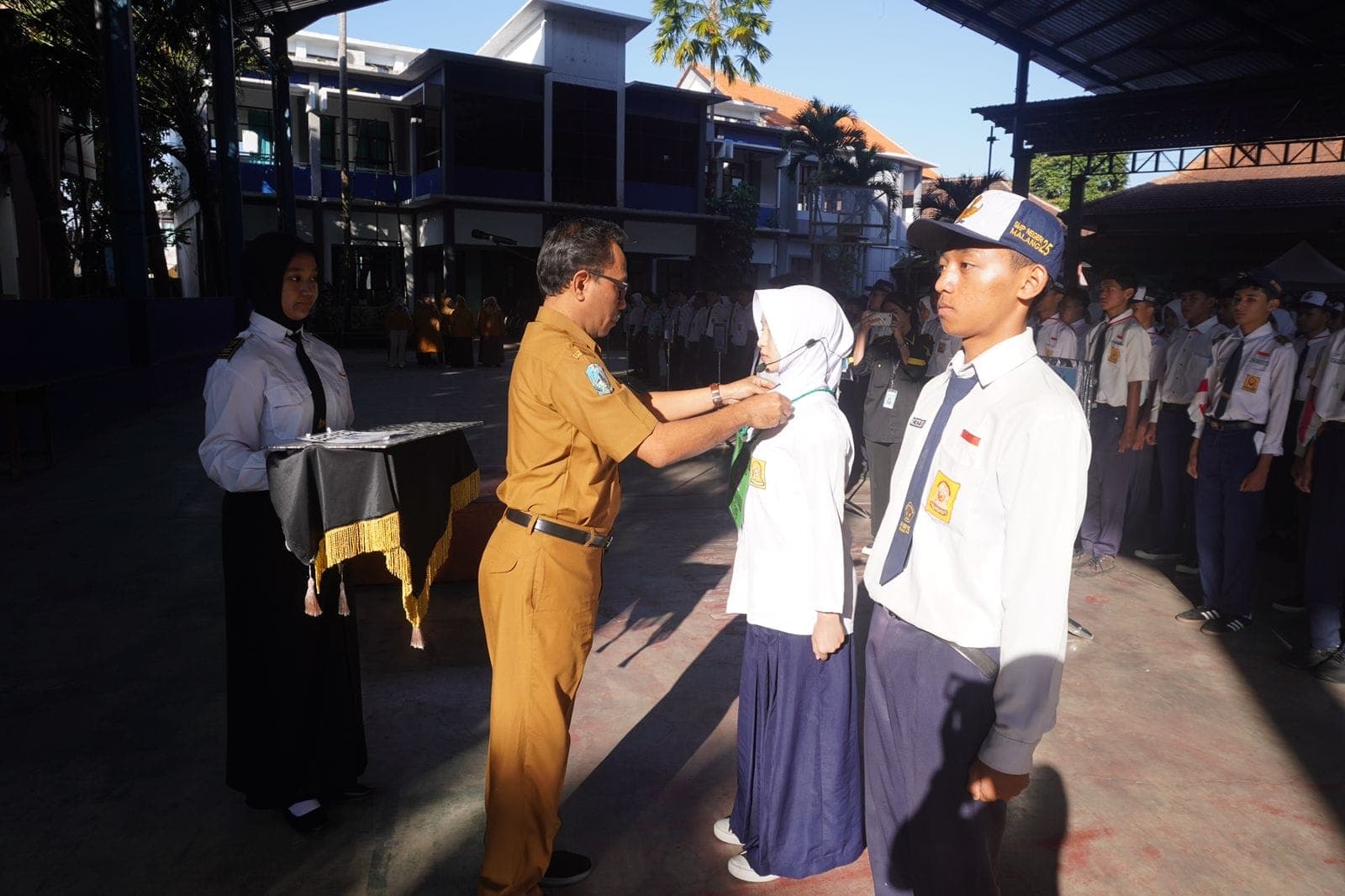 Dr. Drs Hari Mulyono, M.T. Tekankan Anti Perundungan pada MPLS SMKN 2 Malang