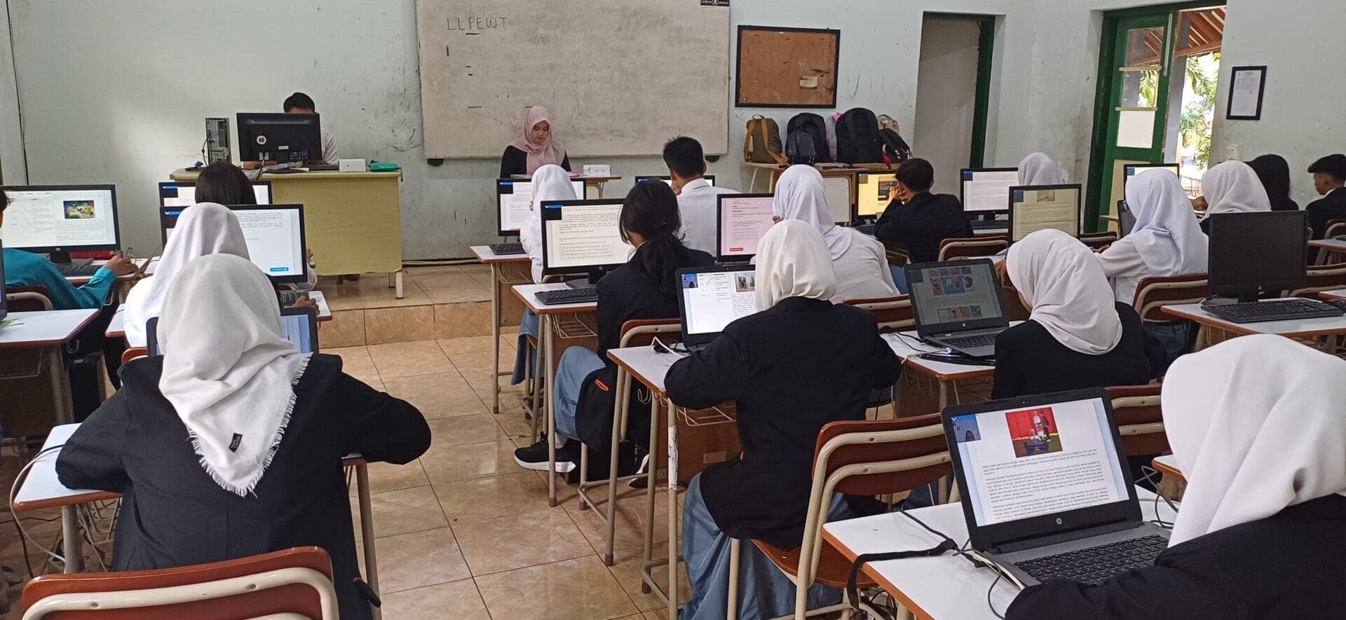 Siswa SMK Negeri 2 Malang Siap Hadapi Asesmen Nasional Berbasis Komputer (ANBK)