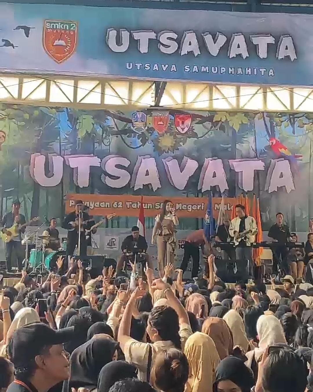 Diva Hani Semarakkan UTSAVATA ke-62 Tahun SMKN 2 Malang
