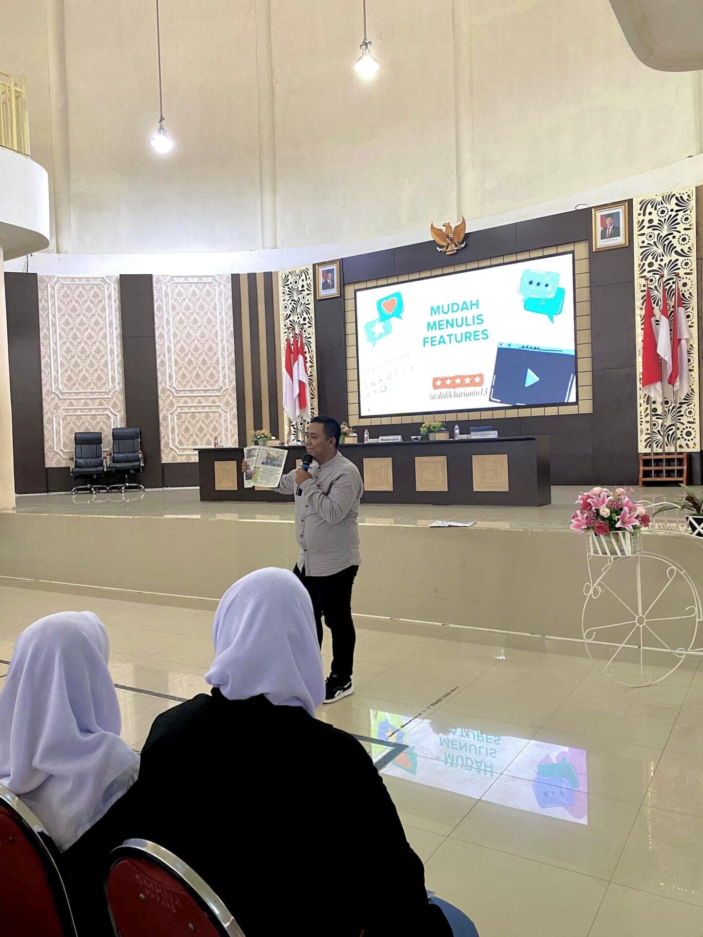 Antusiasme Tinggi Siswa Samuphahita Belajar Menulis Features