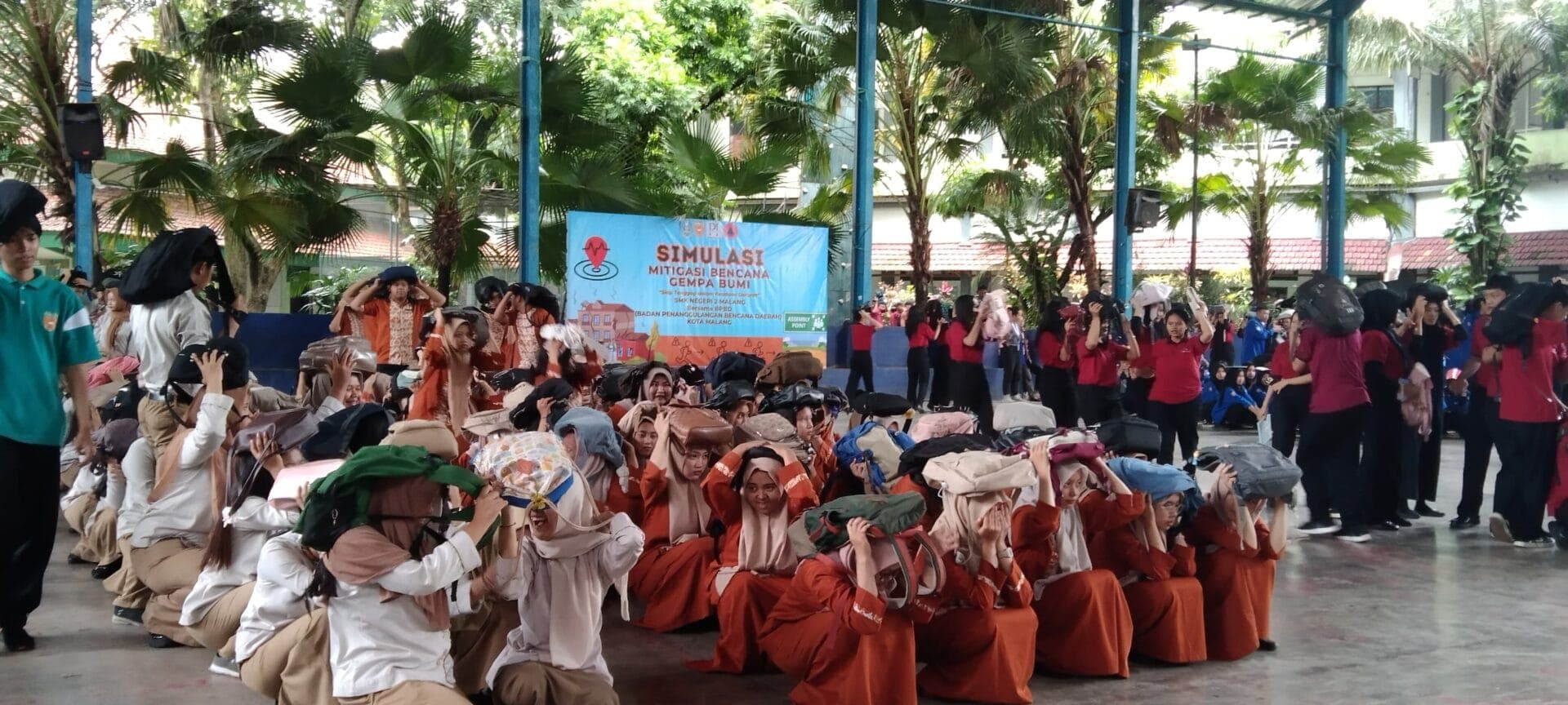 “Gempa Bumi” di SMKN 2 Malang
